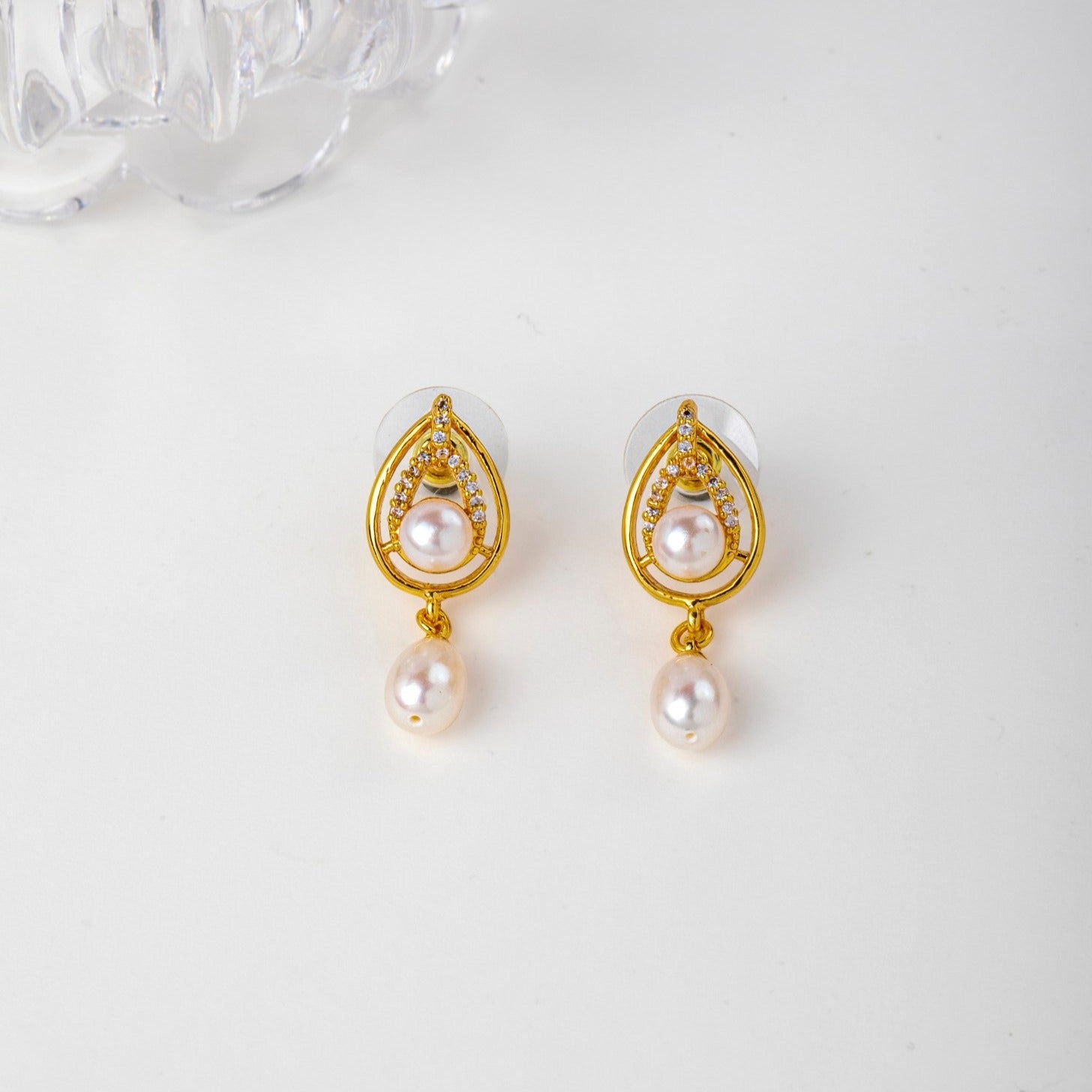 Stunning Pearl Earrings Set