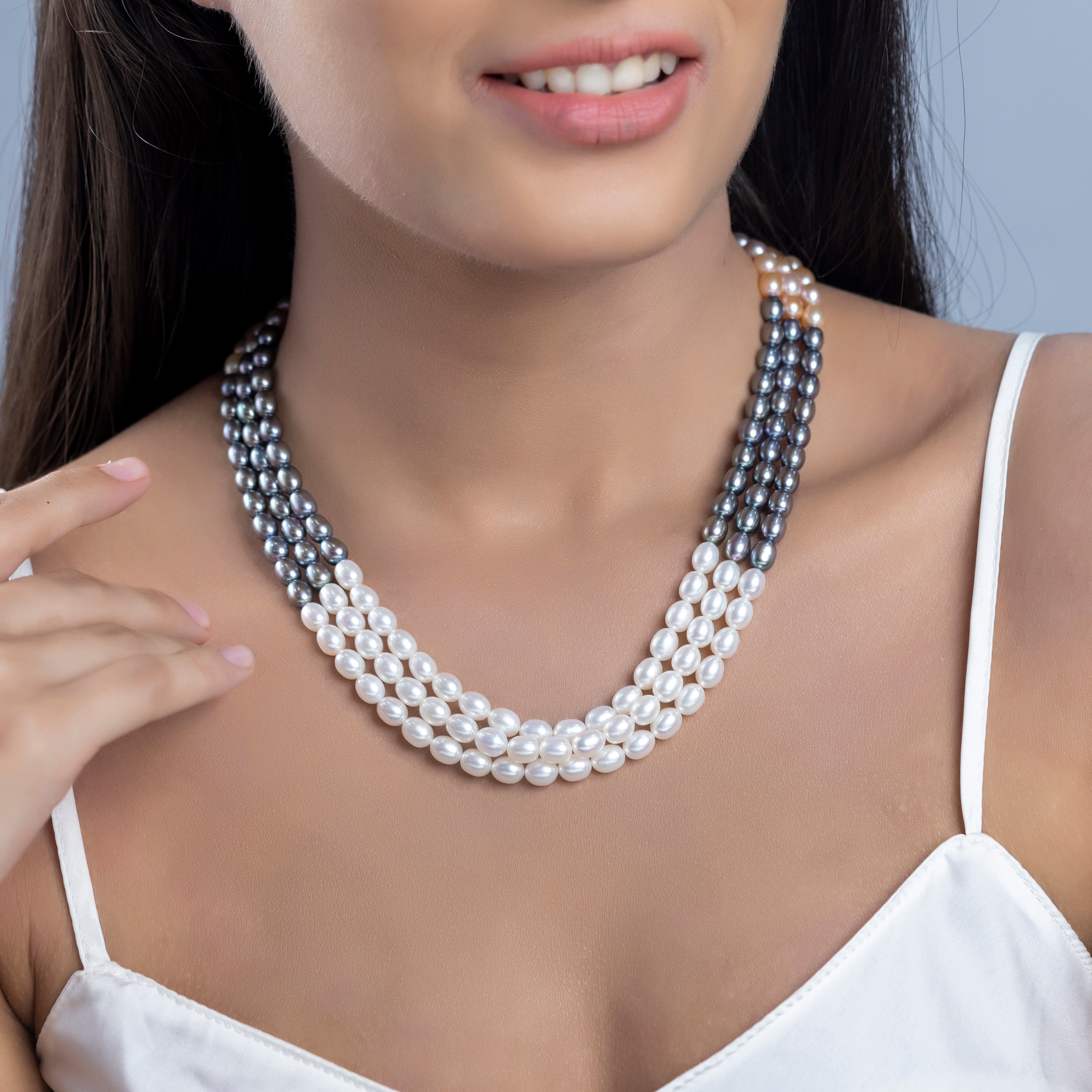 Monochrome Chic Oval 3-Line Freshwater Pearl Necklace