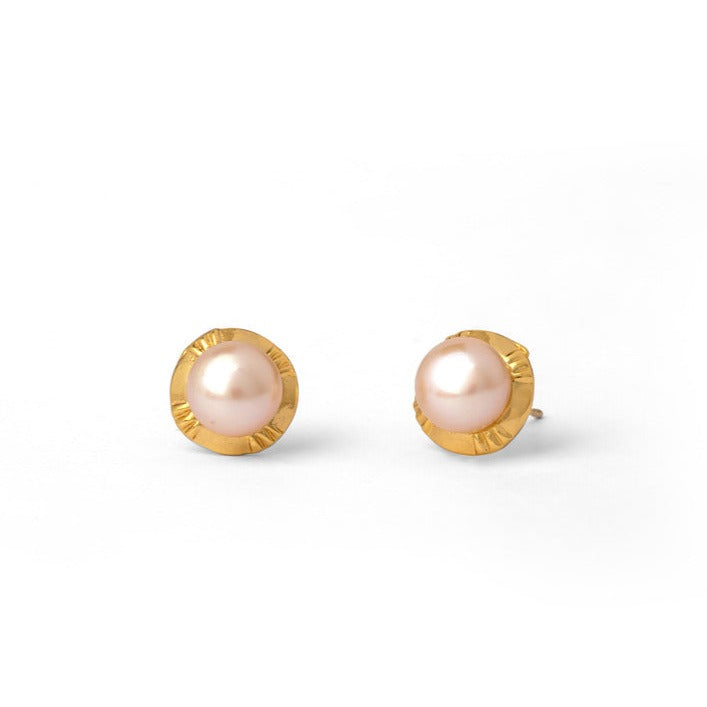 Gold Heart Elegance Pearl Stud Earrings