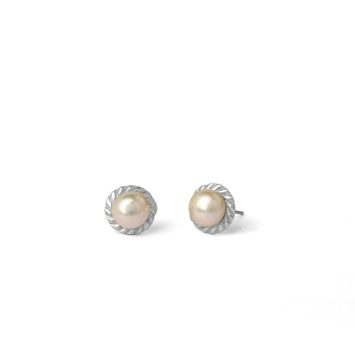 Kingdom's Grace Pearl Stud Earrings | Pearl