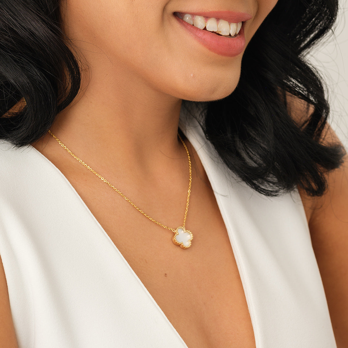 Pearly Bud Yellow Gold Necklace